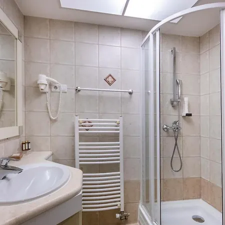 Balaton Hotel
