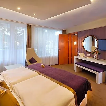 Balaton Otel