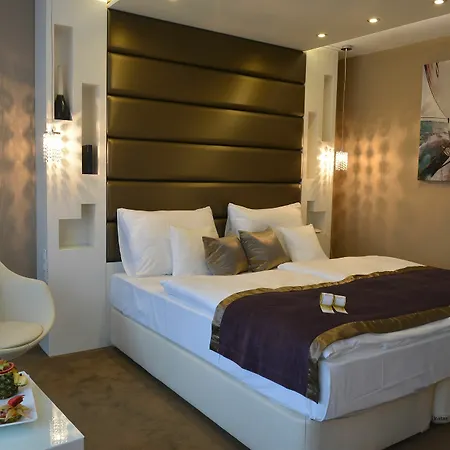 Balaton Szálloda 4*