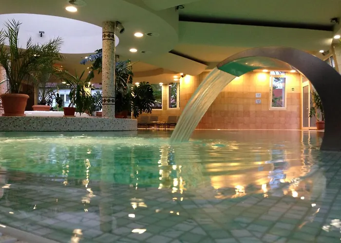 Balaton 4* שיופוק